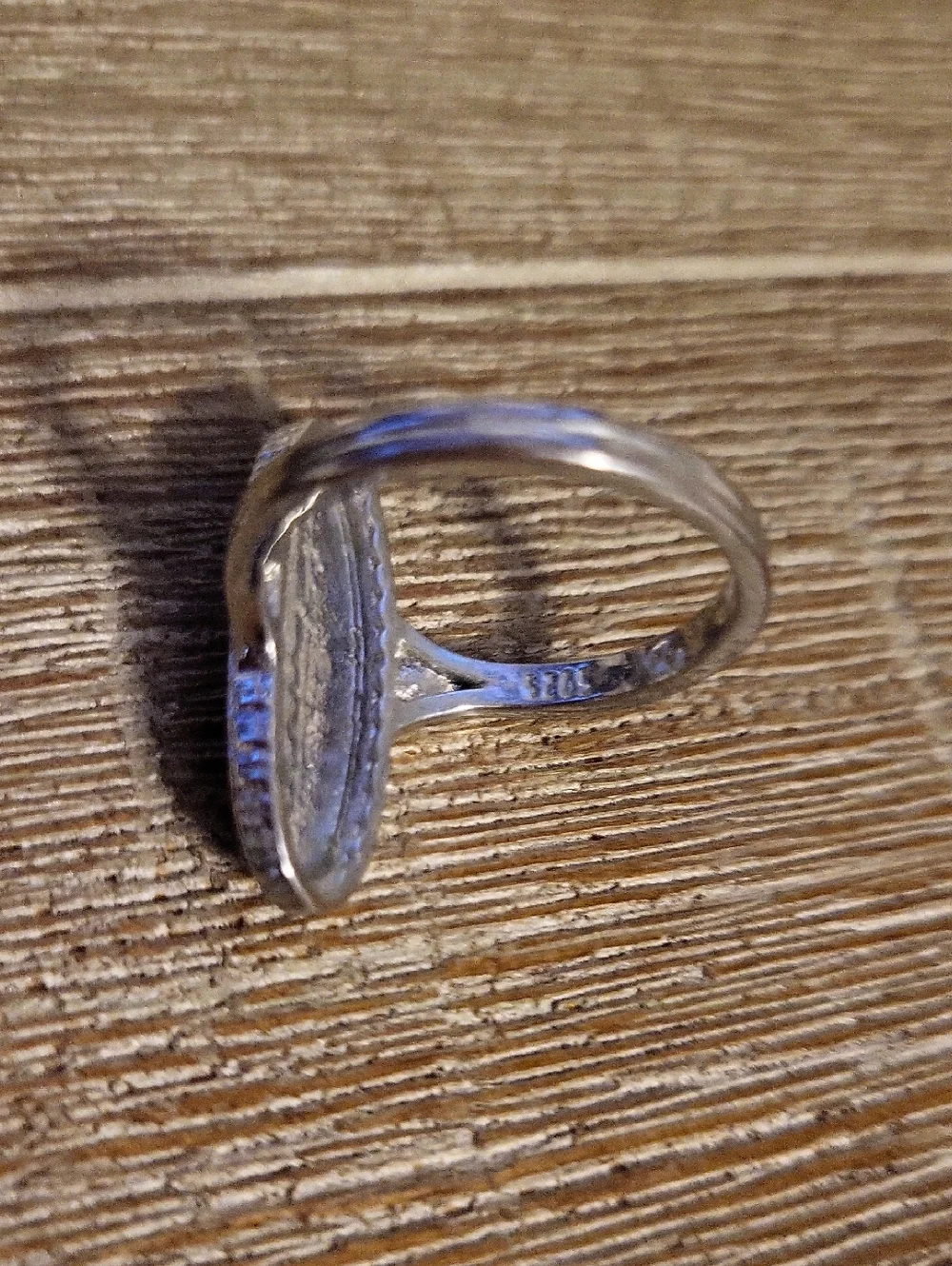 925 Silver Oval Red Coral Cabachon Stone Ring